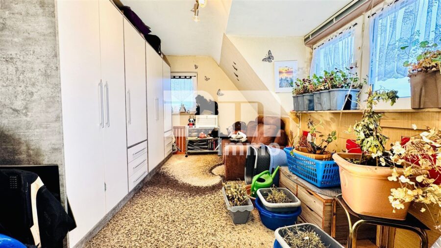 Schöne Doppelhaushälfte in schöner Wohnlage mit Panoramablick, Gartenbereich und Garage - OG / DG Schlafzimmer / Kind 2